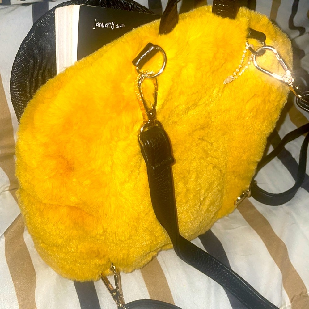 Fluffy Yellow Mini Backpack 💛💝 - Picture 3 of 3